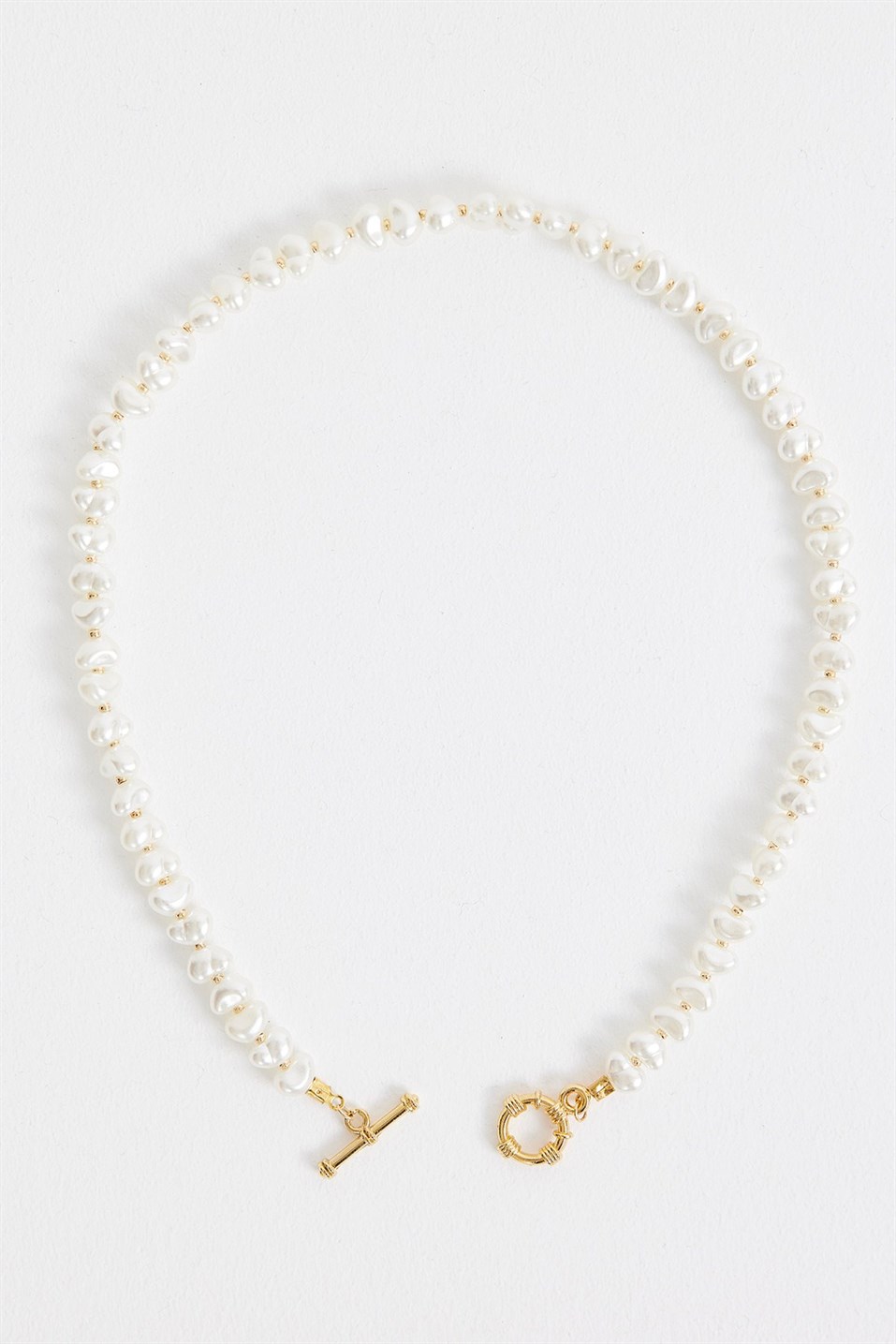 White Pearl Rudder Necklace