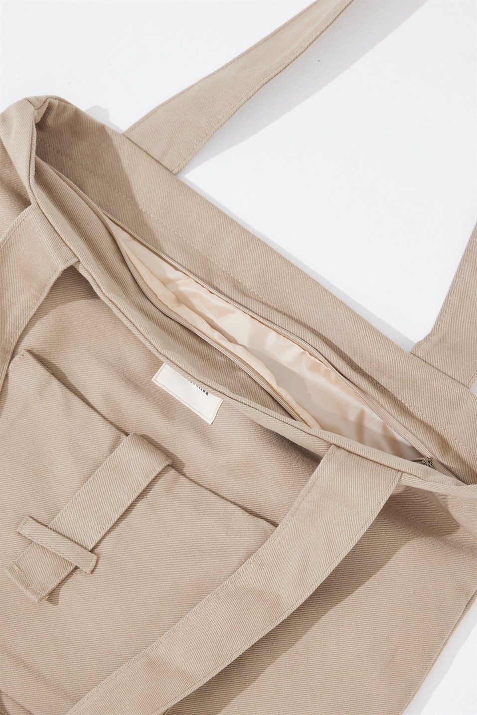 Mink Zipper Detailed Canvas Bag