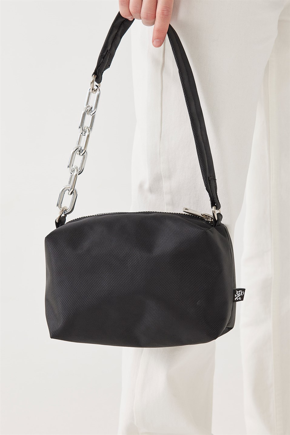 Black Chain Strap Shoulder Bag